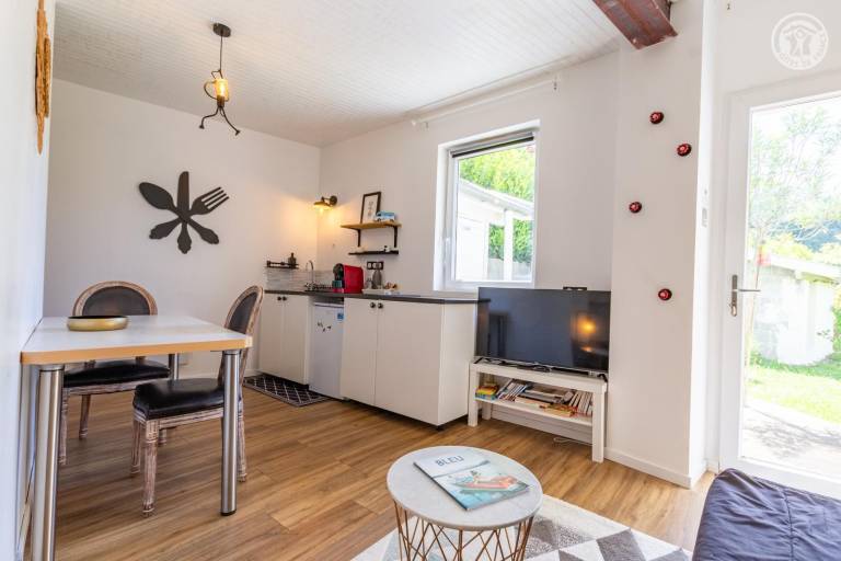 Gite with garden & patio — photo 4