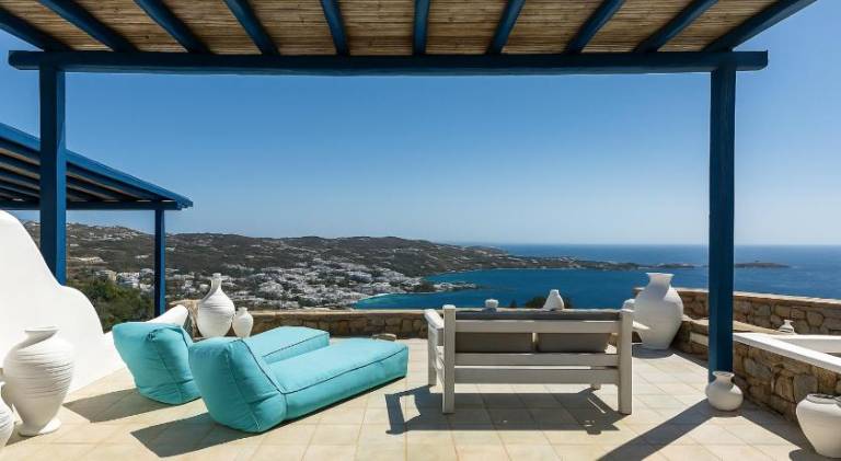 Vacation home with hot tub — photo 2