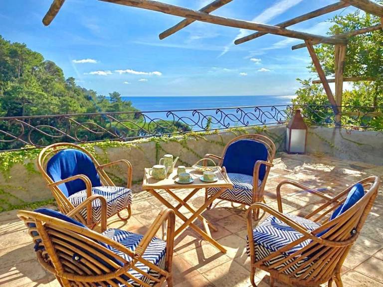Villa Charlene exclusive property with pool heated and jacuzzi — photo 5