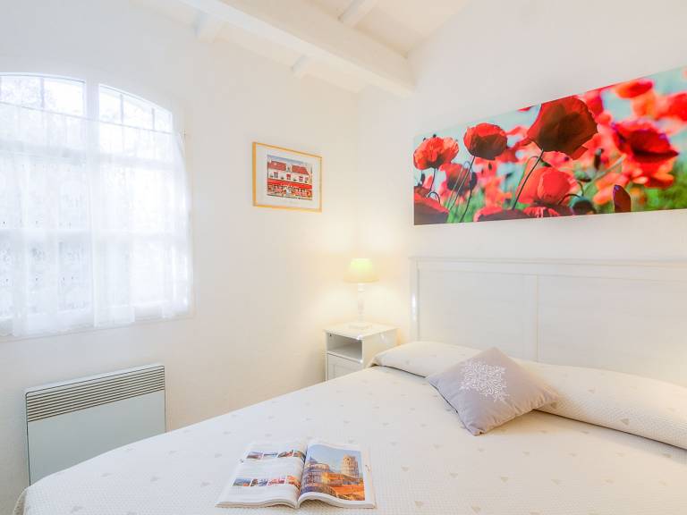 Fully equipped vacation home with terrace & pool | Close to the beach | Pets are welcome — photo 4