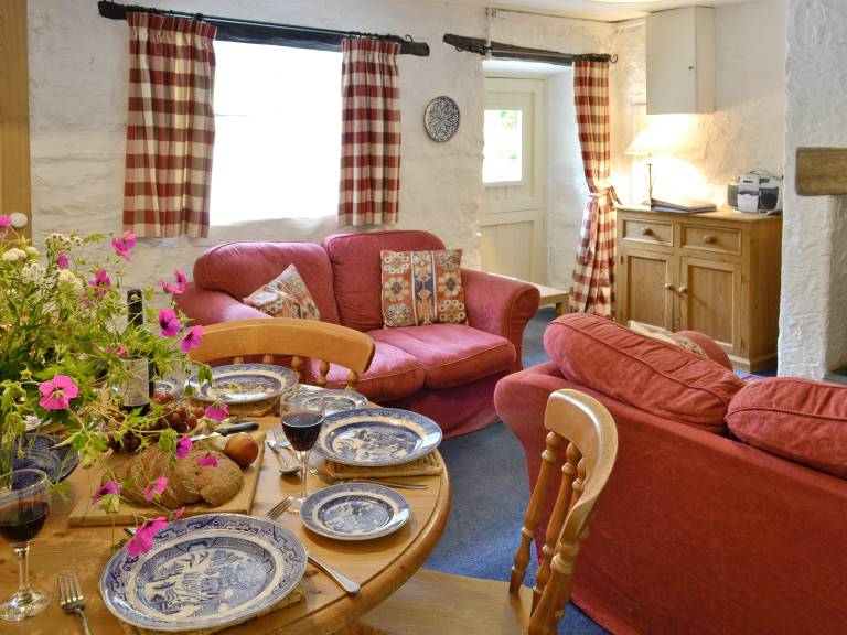 Family-friendly cottage with BBQ & yard | Pets are welcome — photo 3