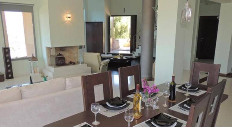 Fully equipped villa with hot tub, yard & private pool | Suitable for remote work | Pets allowed — photo 4