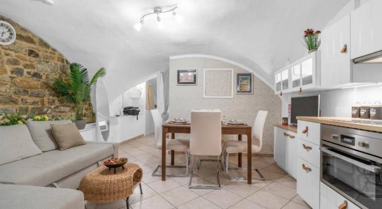 Rental apartment with 1 room for 5 persons in Sanremo