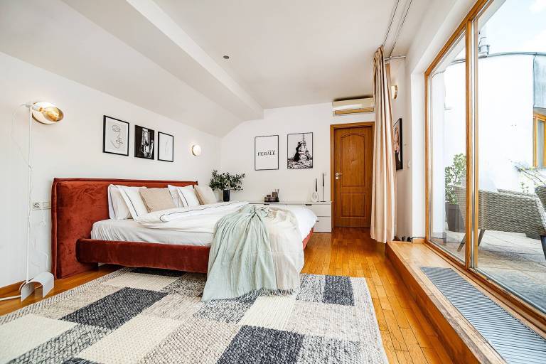 Lavish And Chic Duplex Apartment for families and couples — photo 2