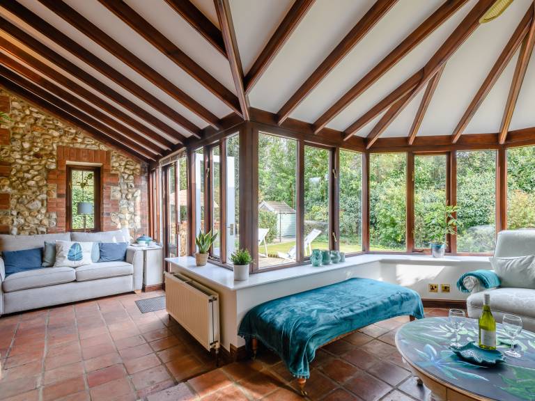 Children-friendly cottage with yard & grill | River view | Pet-friendly in Hunstanton