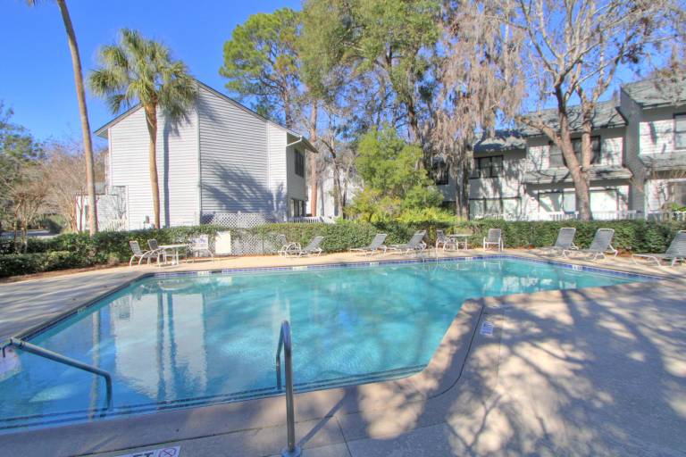 Vacation home with fast internet, BBQ & pool in Hilton Head Island, SC