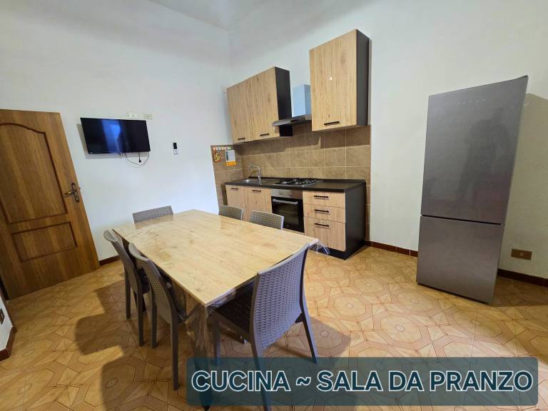 Vacation home with yard | City view in Manduria