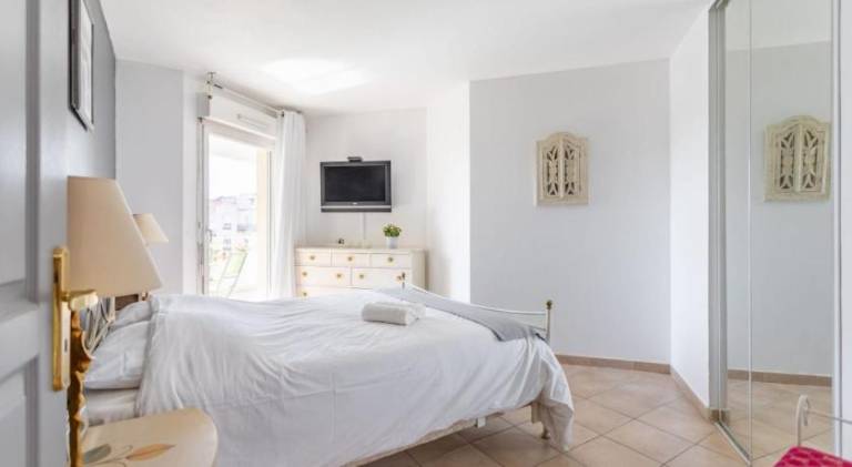 Appartement Standing Marseille 2 chambres 6 pers Clim Parking JO — photo 2