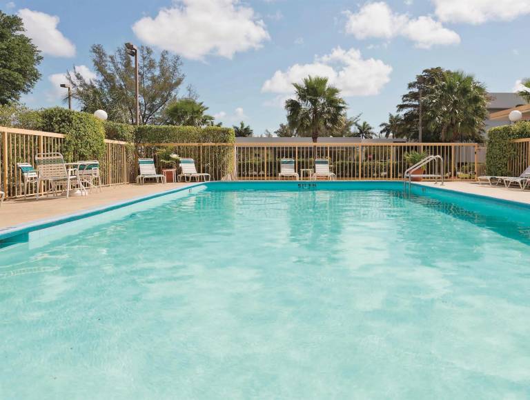 La Quinta Inn by Wyndham West Palm Beach - Florida Turnpike — photo 2