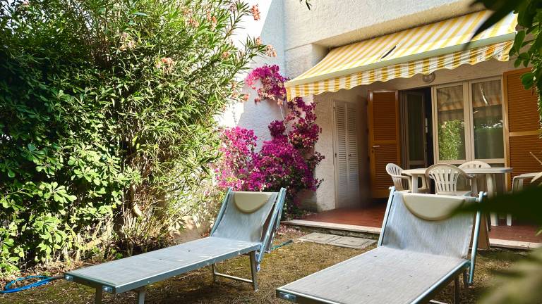 Children-friendly lovely rental apartment with garden | Garden view | Dogs allowed in Camerano