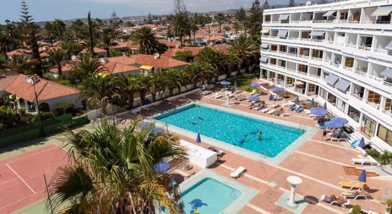 Apartment with pool | Pets are welcome — photo 3