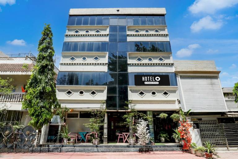 Super Hotel O MP Nagar Near Rachna Tower