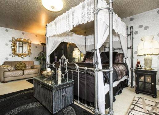 Matthews Manor Bed & Breakfast