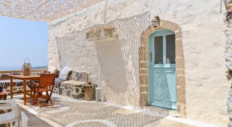 House with patio in Kos