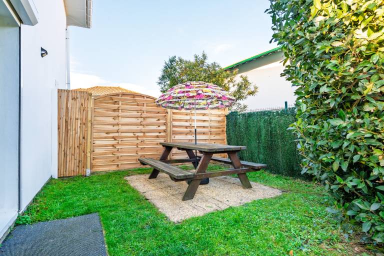 Pleasant rental apartment with garden, BBQ & patio | Pets allowed — photo 2