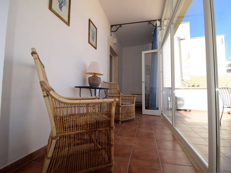Apartment with terrace — photo 2