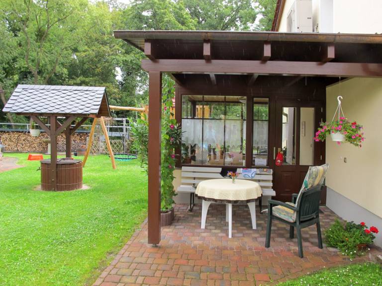 Wonderful holiday apartment with yard, patio & barbeque | Dogs allowed — photo 5