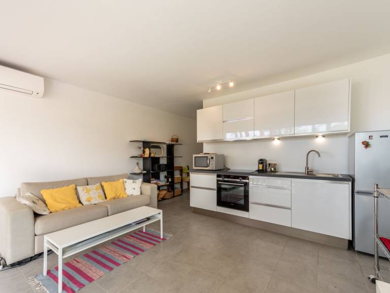Rental apartment with yard — photo 4