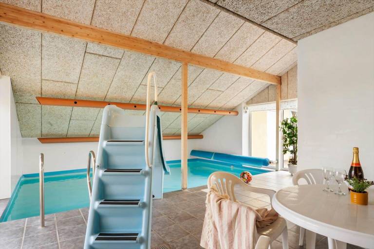 Family-oriented charming house with pool, BBQ & jacuzzi | Pet-friendly — photo 2