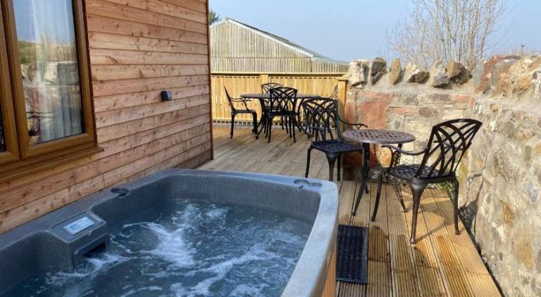 Vacation home with hot tub | Dogs allowed in Perth