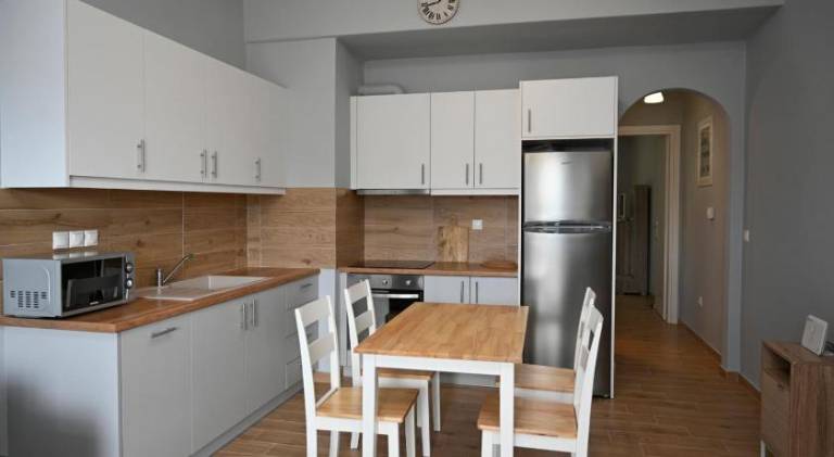 Fully equipped rental apartment with patio | Dogs allowed — photo 2