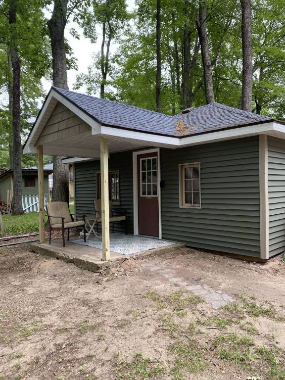 Cabin  Grayling