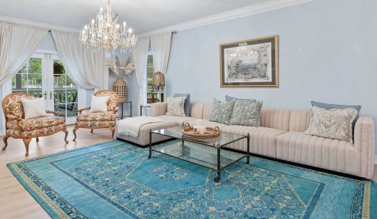 Brand New Spacious 3 Bed Pool 20 MIN TO BEACH