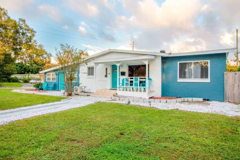 Vacation home with 6 rooms for 10 persons in Orlando, FL
