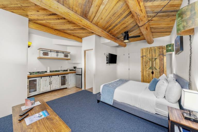 Lodge  Ridgway