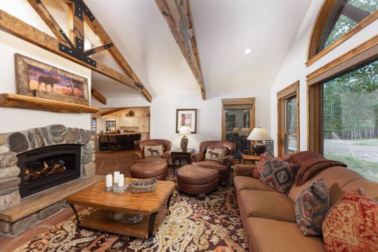 Lodge at Ski Hill: 8BR Lux Peak 8 Lodge, Theater, Hot Tub, Gym & Walk to Ski — photo 3