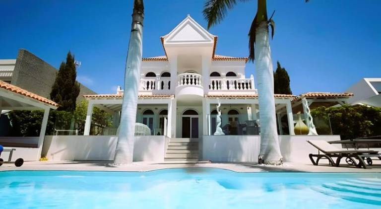 VILLA OCEAN PALM, HEATED Pool! in Adeje