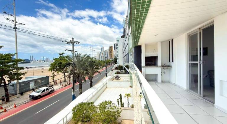 Apartment with 2 rooms for 6 persons in Balneário Camboriú