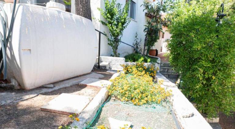 Holiday apartment with terrace & garden — photo 3