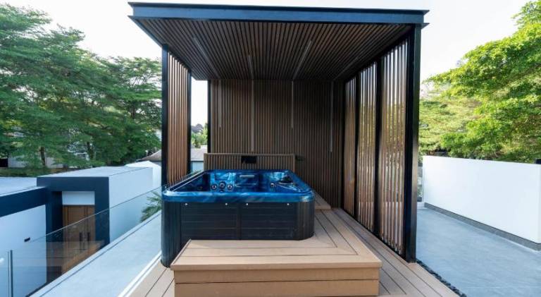 Villa with pool & jacuzzi — photo 5