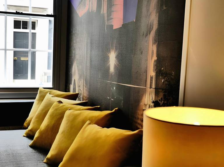 Beautiful serviced apartment | Next to Edinburgh Castle | Suitable for remote work | Pet-friendly — photo 3