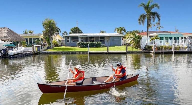 Vacation home with 2 rooms for 6 persons in Dania Beach, FL