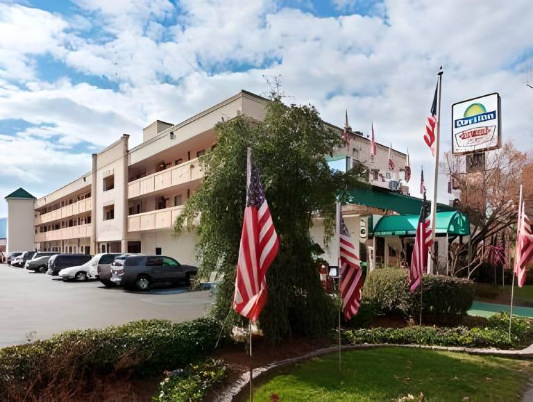 Hotel Bo, a Days Inn by Wyndham Chattanooga Downtown in Chattanooga, TN
