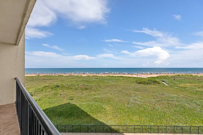Condo with private pool — photo 2