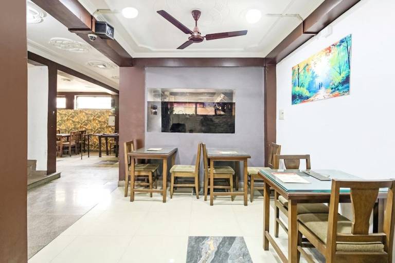 Super Hotel O Hari Singh High Street Formerly City Star — photo 4