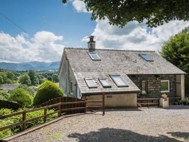 Cabin  Bassenthwaite
