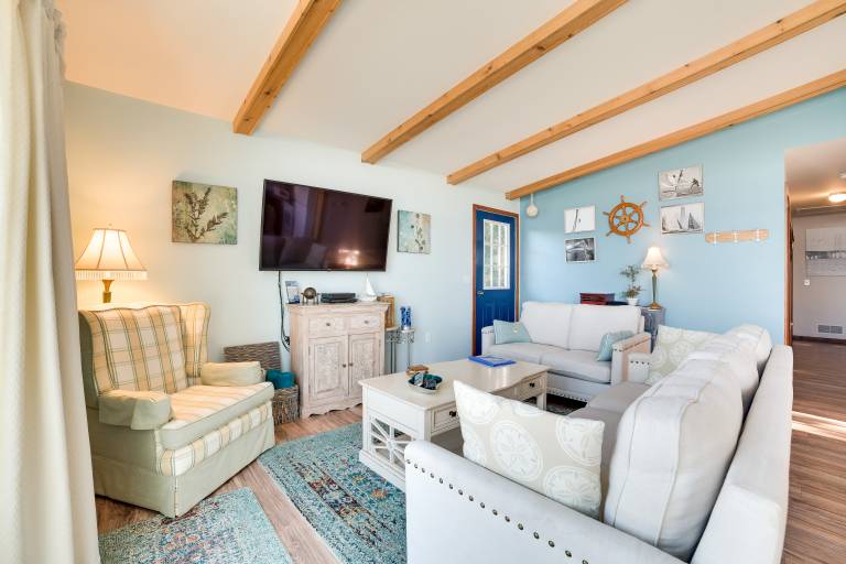 St. Ignace Cottage w/ Deck & Beach on Lake Huron! — photo 3