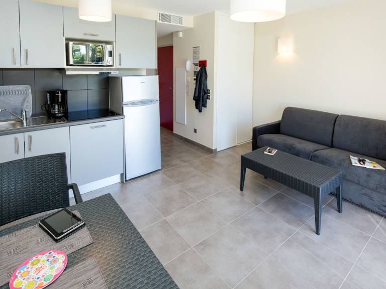 Holiday apartment with yard, pool & patio | Close to the beach | Dogs allowed — photo 5
