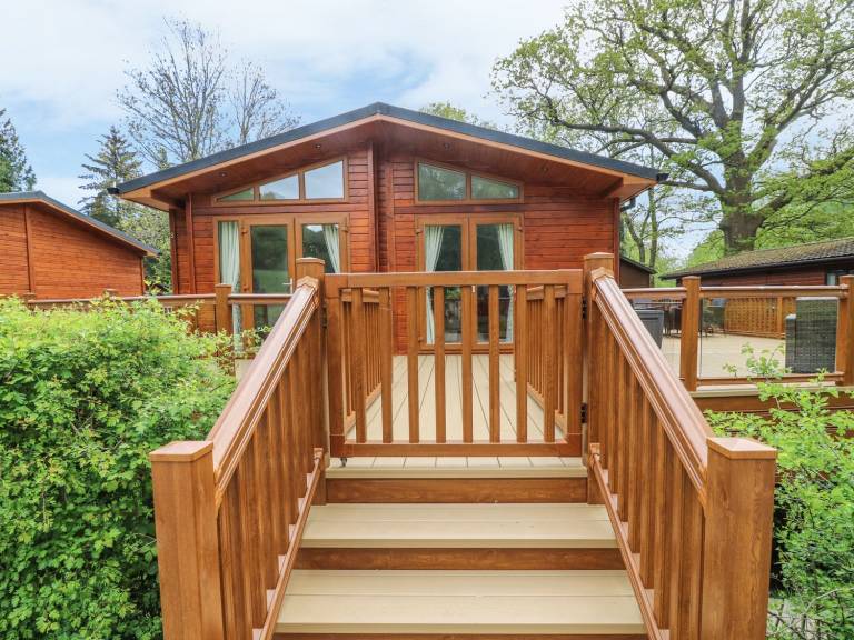 Family-friendly lovely cottage with pool, yard & sauna | Pets allowed — photo 3