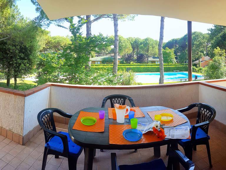 Apartment with terrace, garden & pool | Pets allowed — photo 2