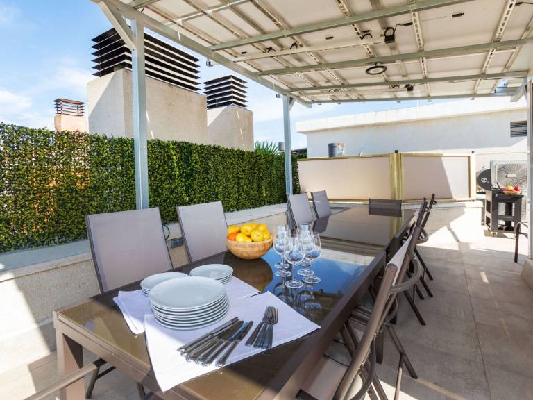 Fully equipped pleasant rental apartment with patio, private pool & grill | Next to the beach | Perfect for remote work | Pets allowed — photo 2