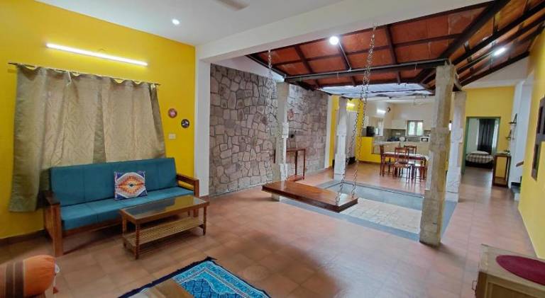 372 m&sup2; Villa
