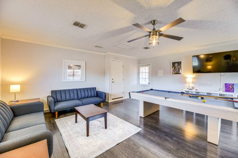 Game Room & Grill: Family Home in Corpus Christi! — photo 2