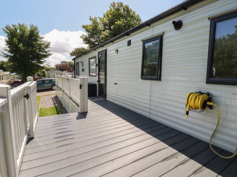 Children-friendly wonderful cottage with yard & pool | Beach view | Pet-friendly — photo 2