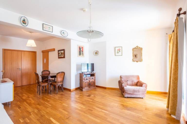 Family-friendly nice apartment with patio, pool & garden | Pets allowed — photo 3