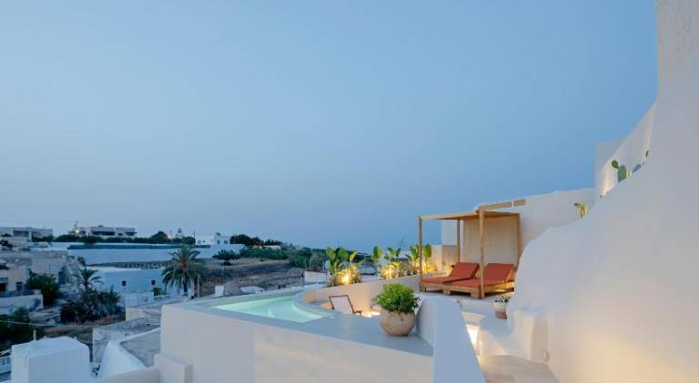 Villa with patio, pool & jacuzzi — photo 2